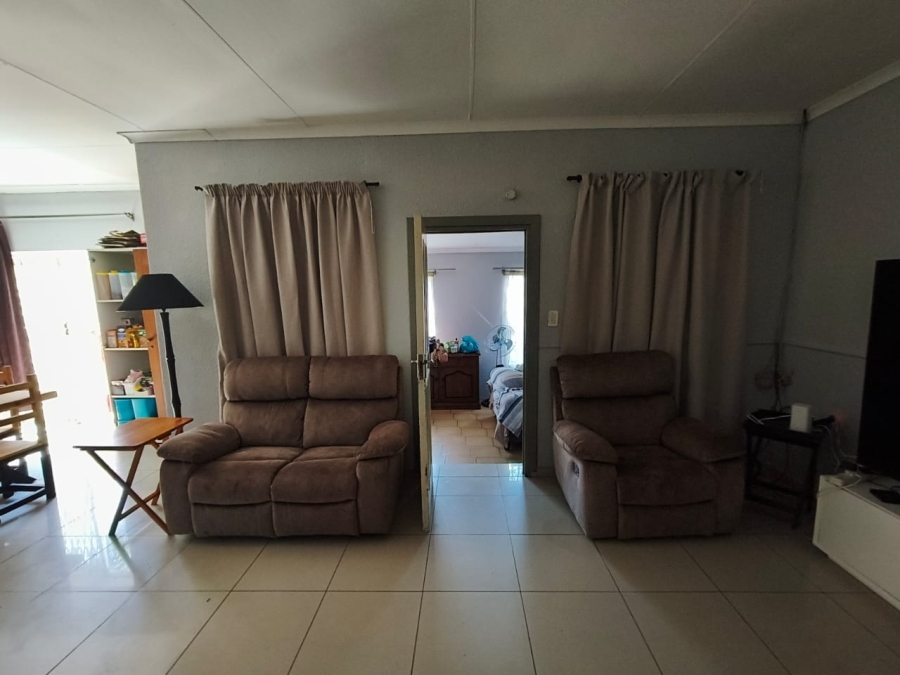 4 Bedroom Property for Sale in Geelhoutpark North West